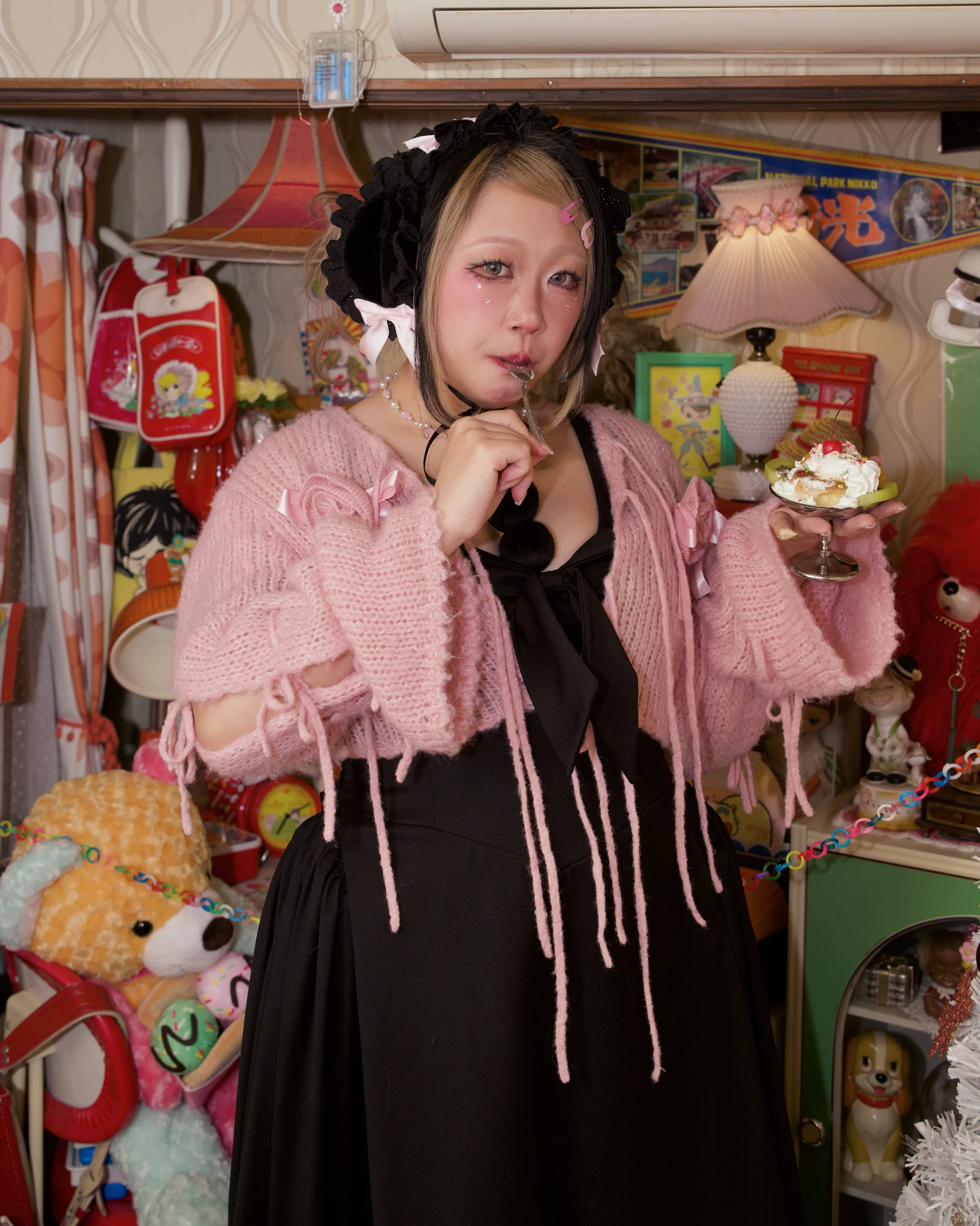 Winterbelle's Bow Ear Warmer - Black x Pink - Image 3