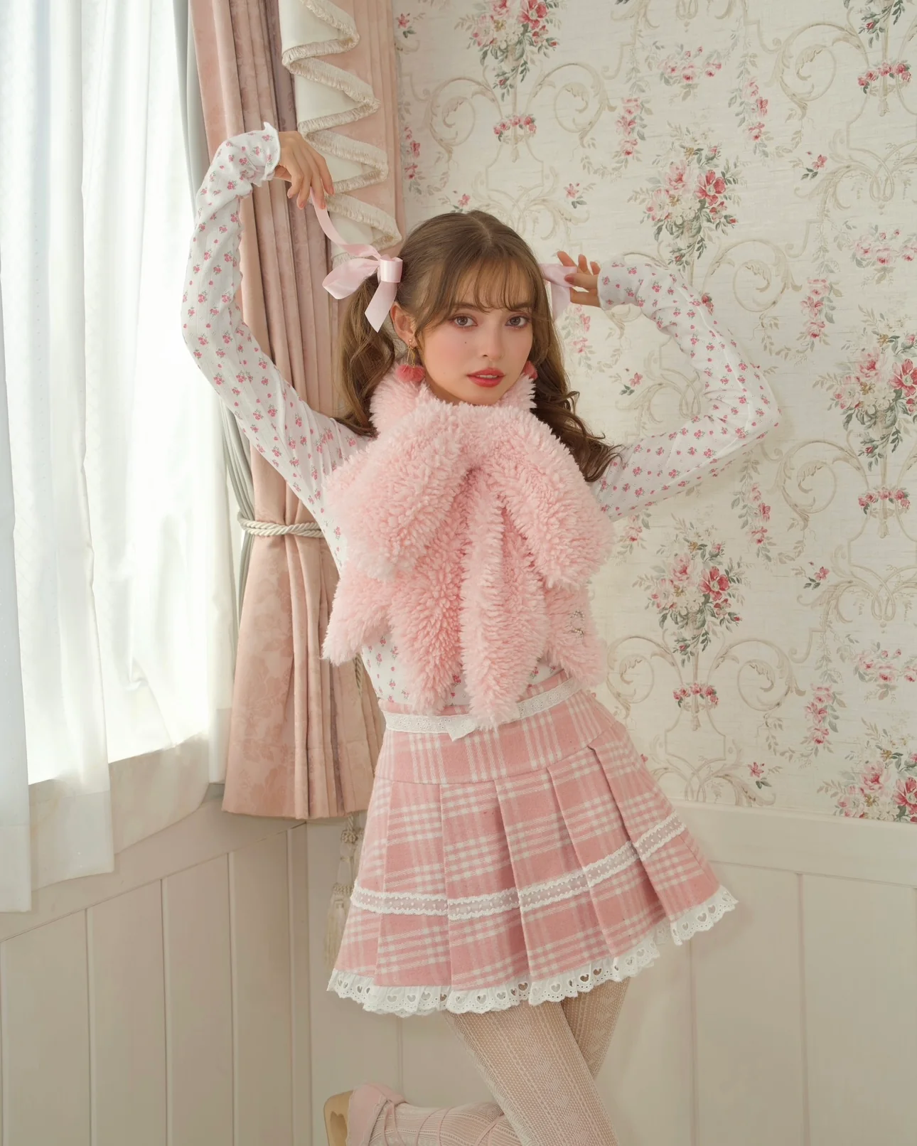 Fluffy Ribbon Scarf PINK - Image 5