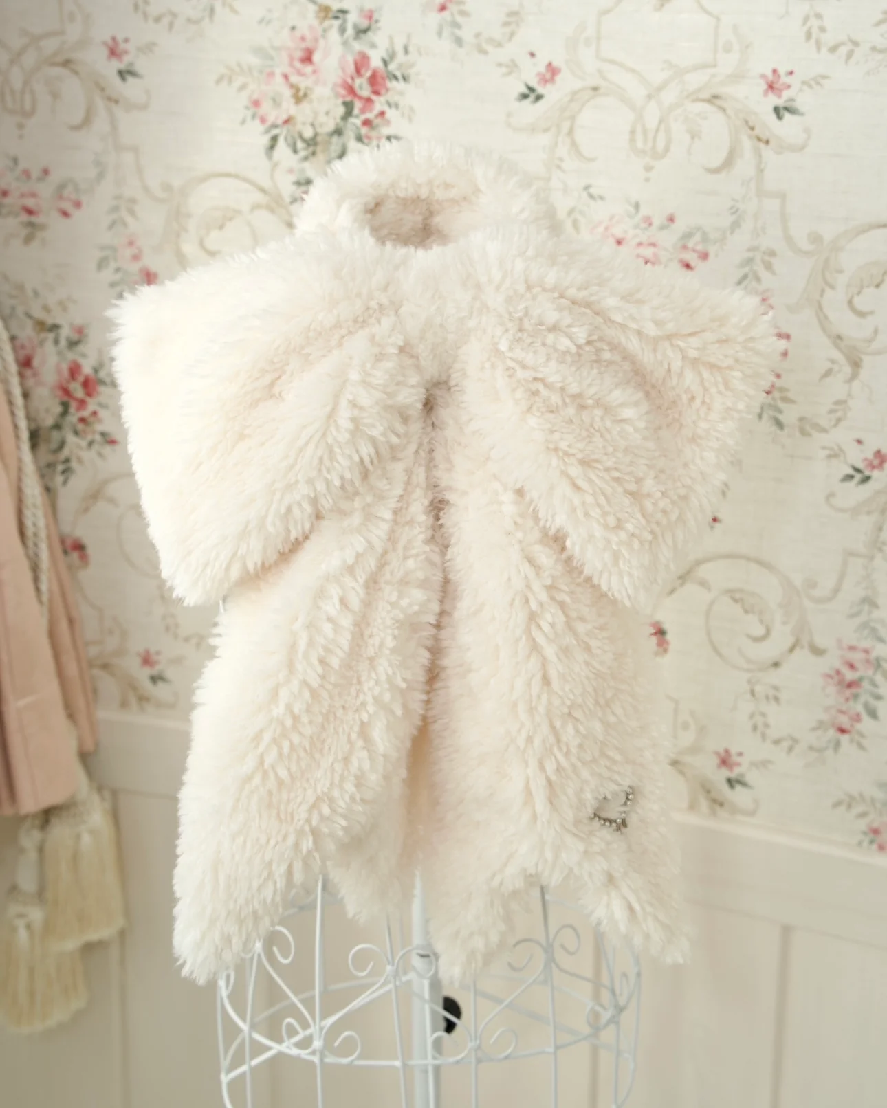 Fluffy Ribbon Scarf WHITE - Image 6
