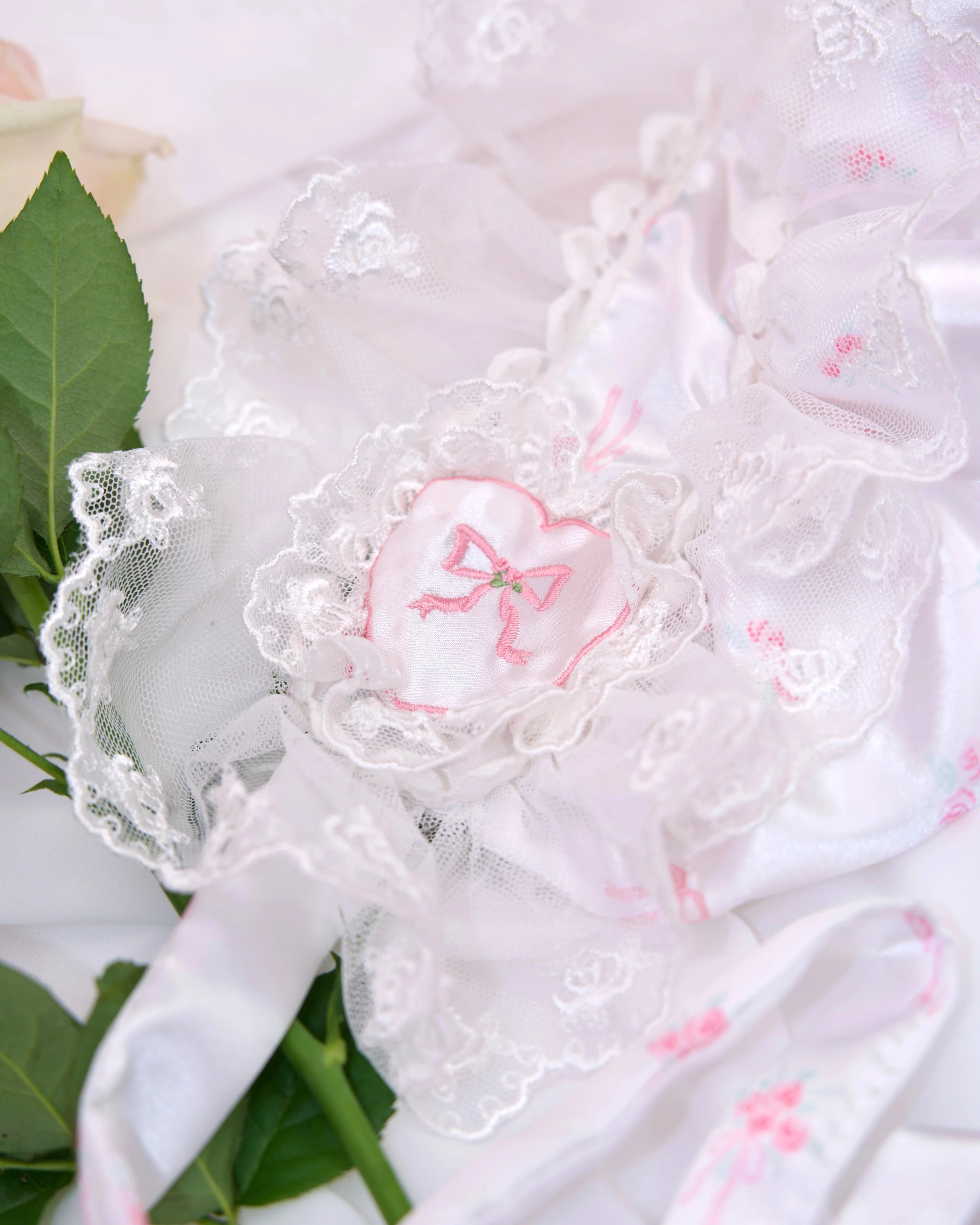 Rosette Ruffle Bonnet - White // PREORDER - Image 5