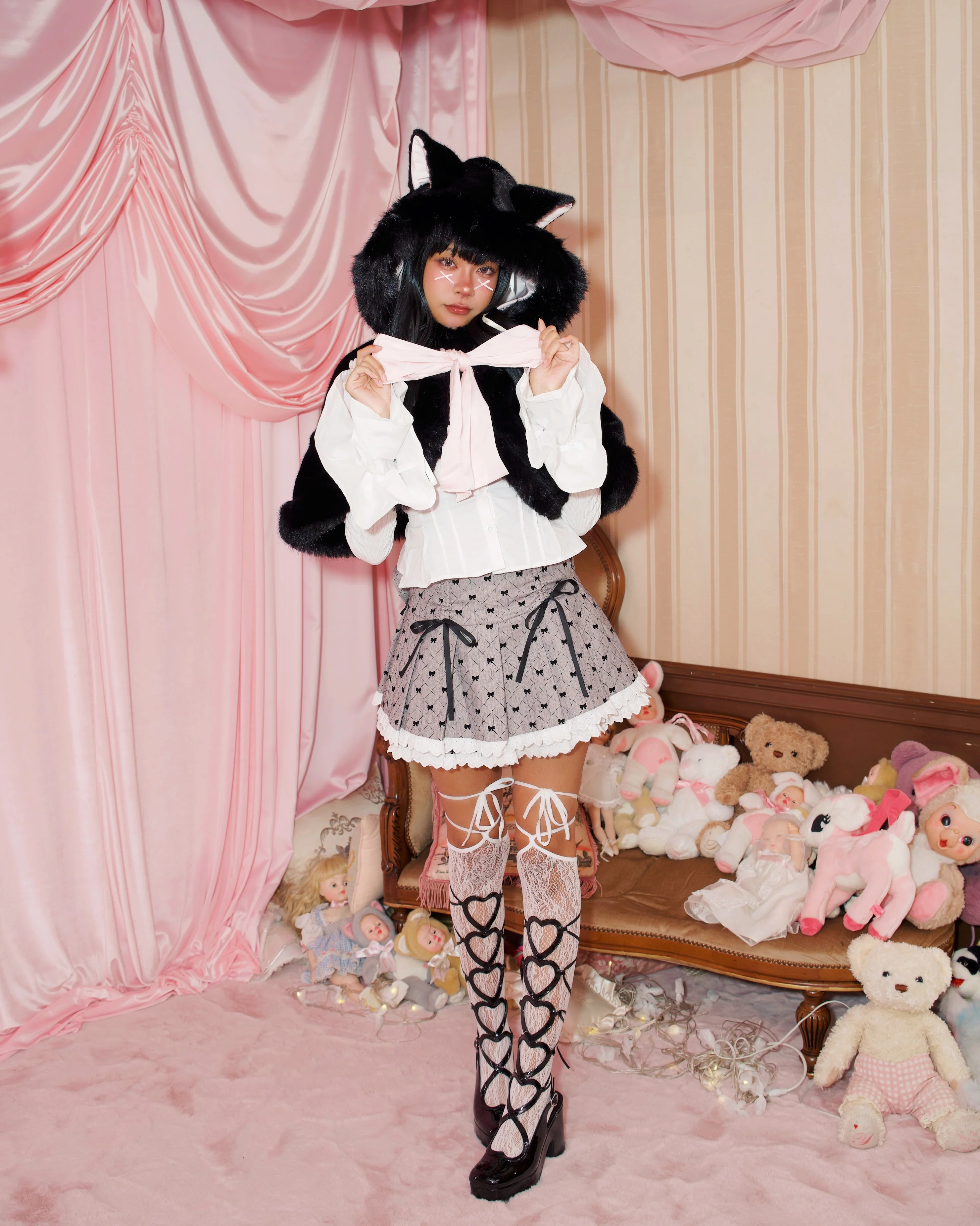 Little Kitten Cape - Black - Image 2