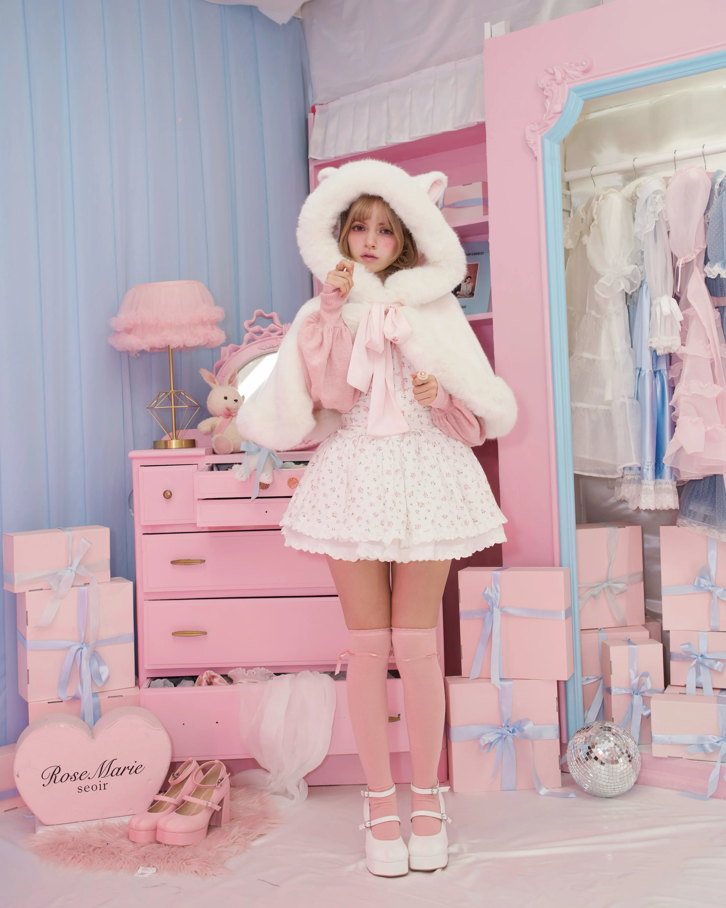 Little Kitten Cape - White - Image 5