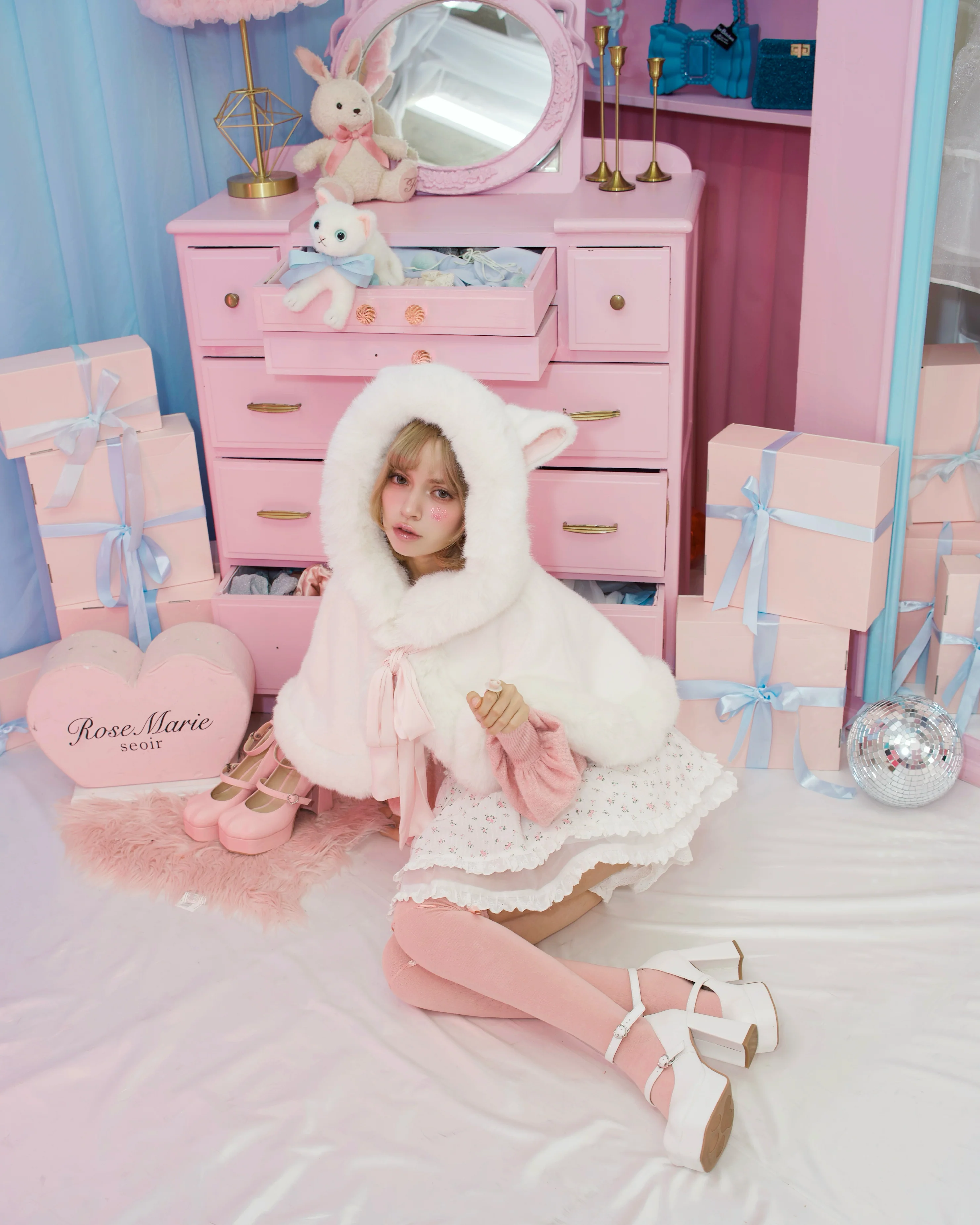 Little Kitten Cape - White - Image 6