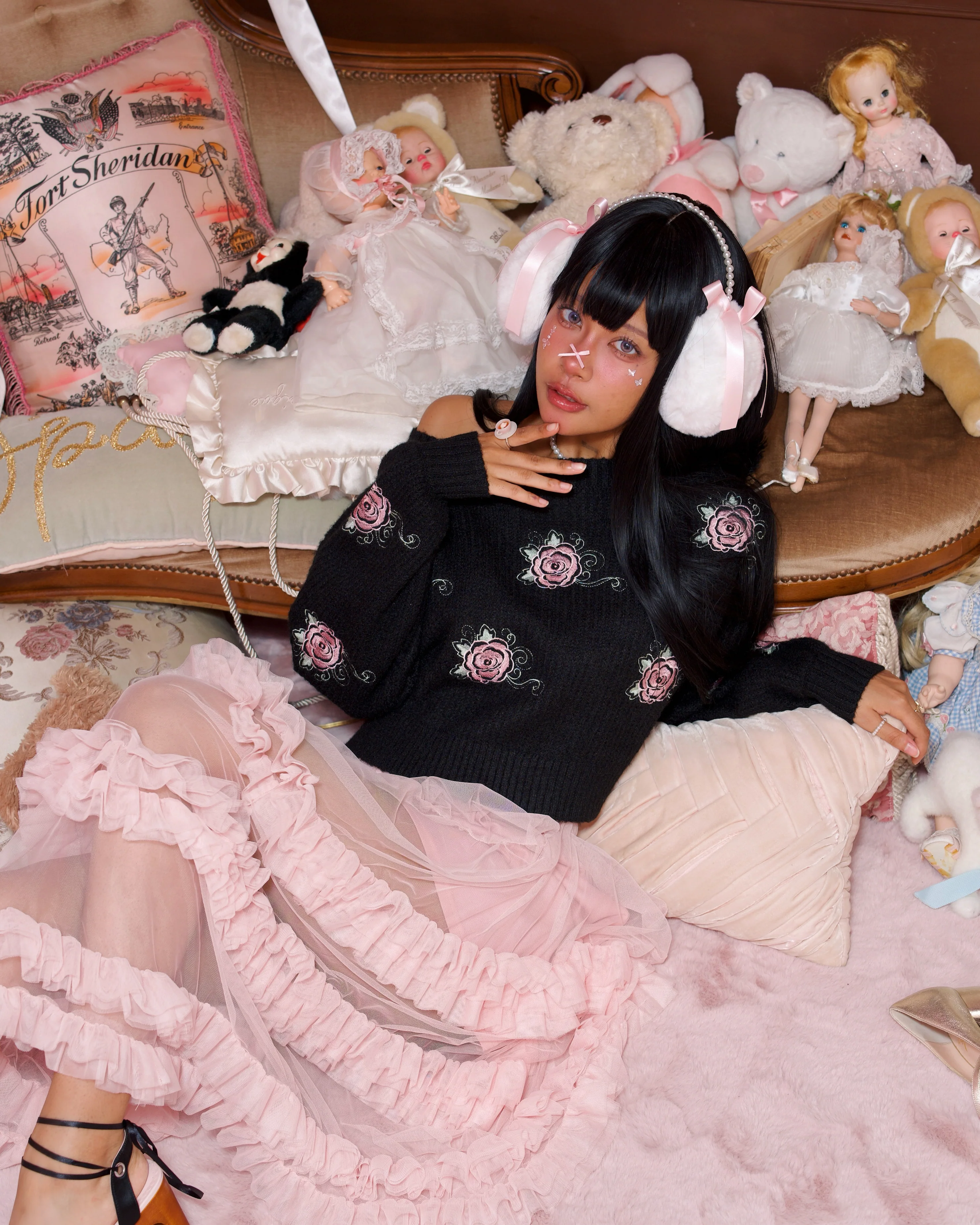 Dreamy Rose Off-Shoulder Jumper - Black - Image 3