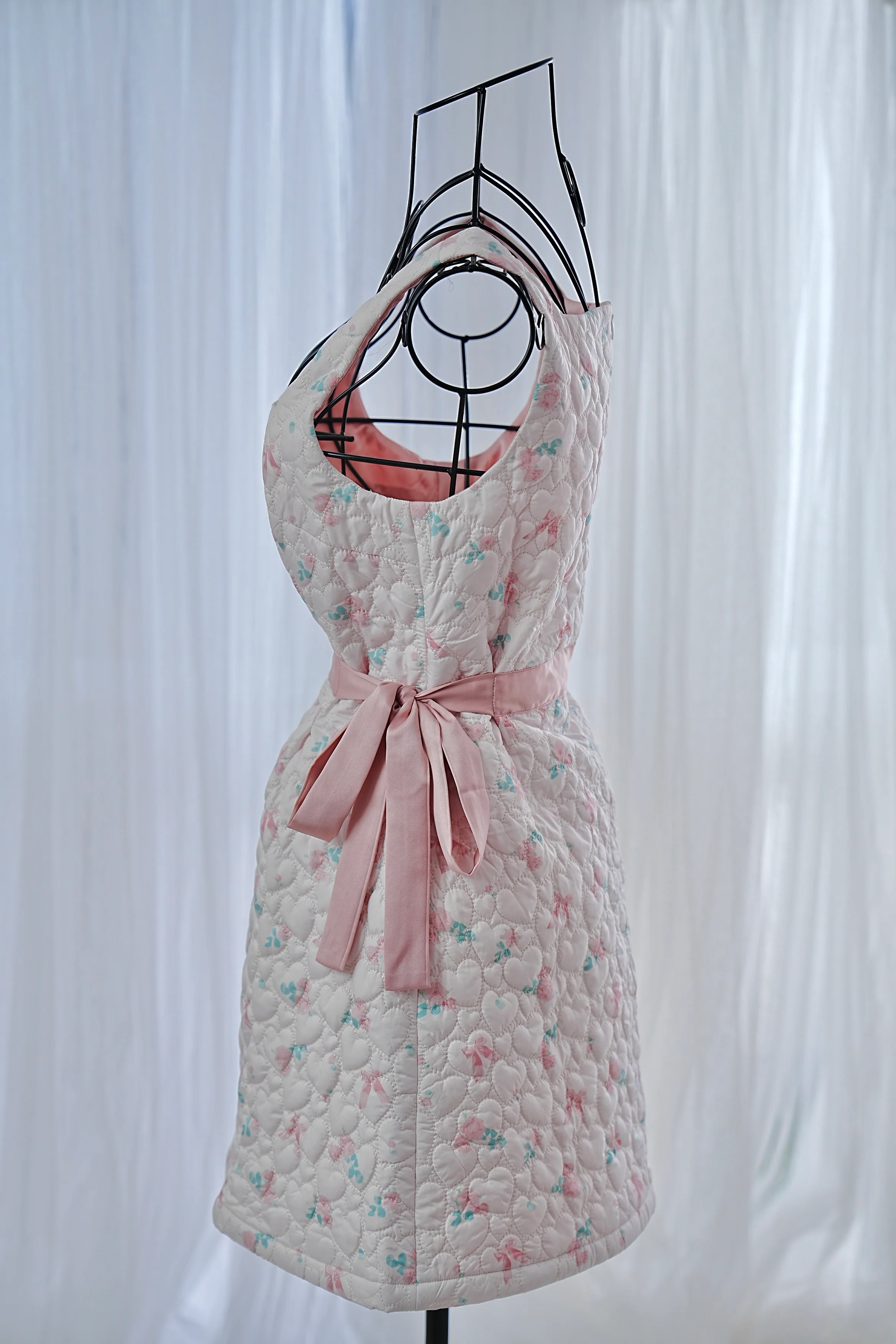Roses & Ribbons Quilted DRESS - Image 3