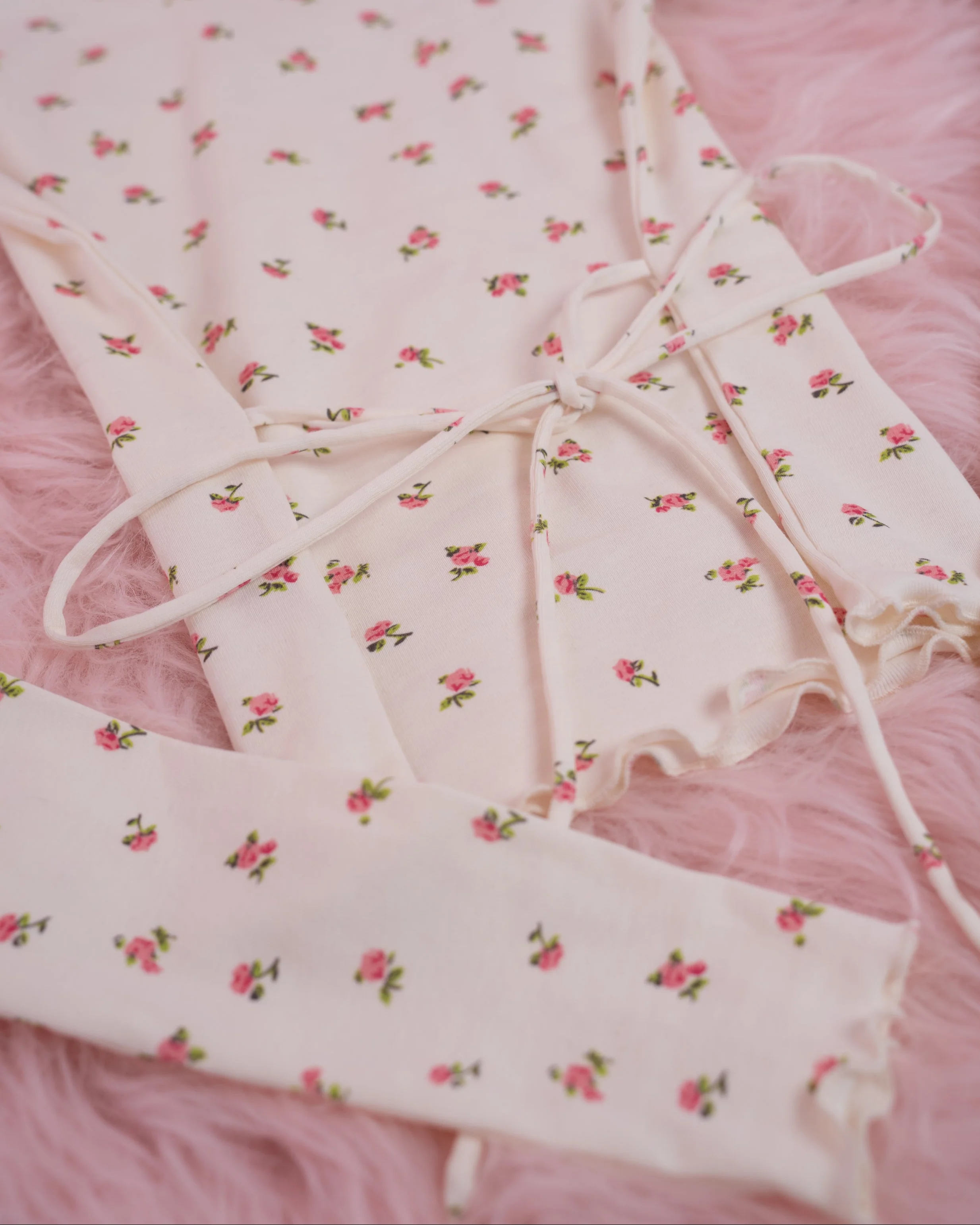 Your Dream Turtleneck - Floral White - Image 6